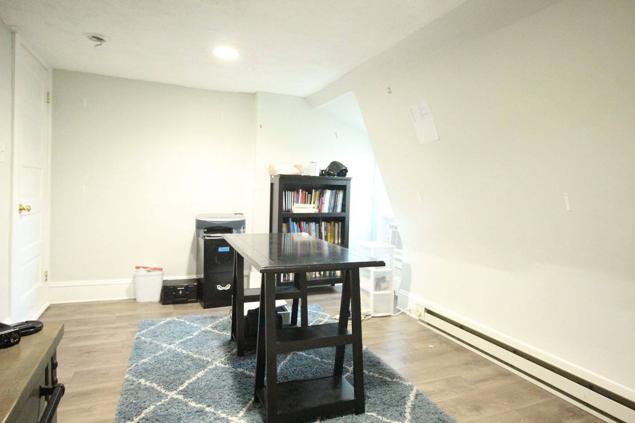 713 Spring Garden St - Photo 5 of 11