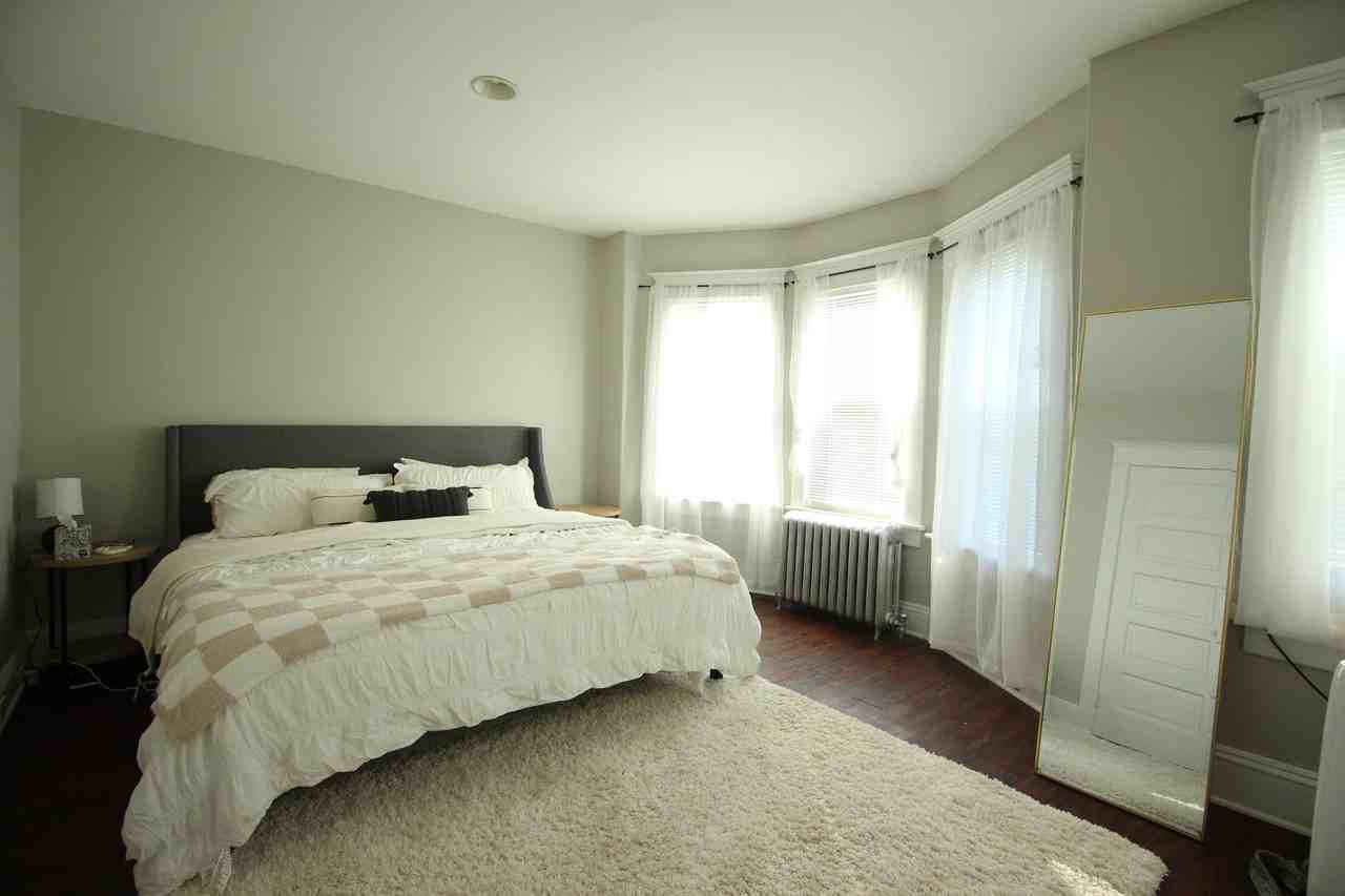 713 Spring Garden St - Photo 6 of 11