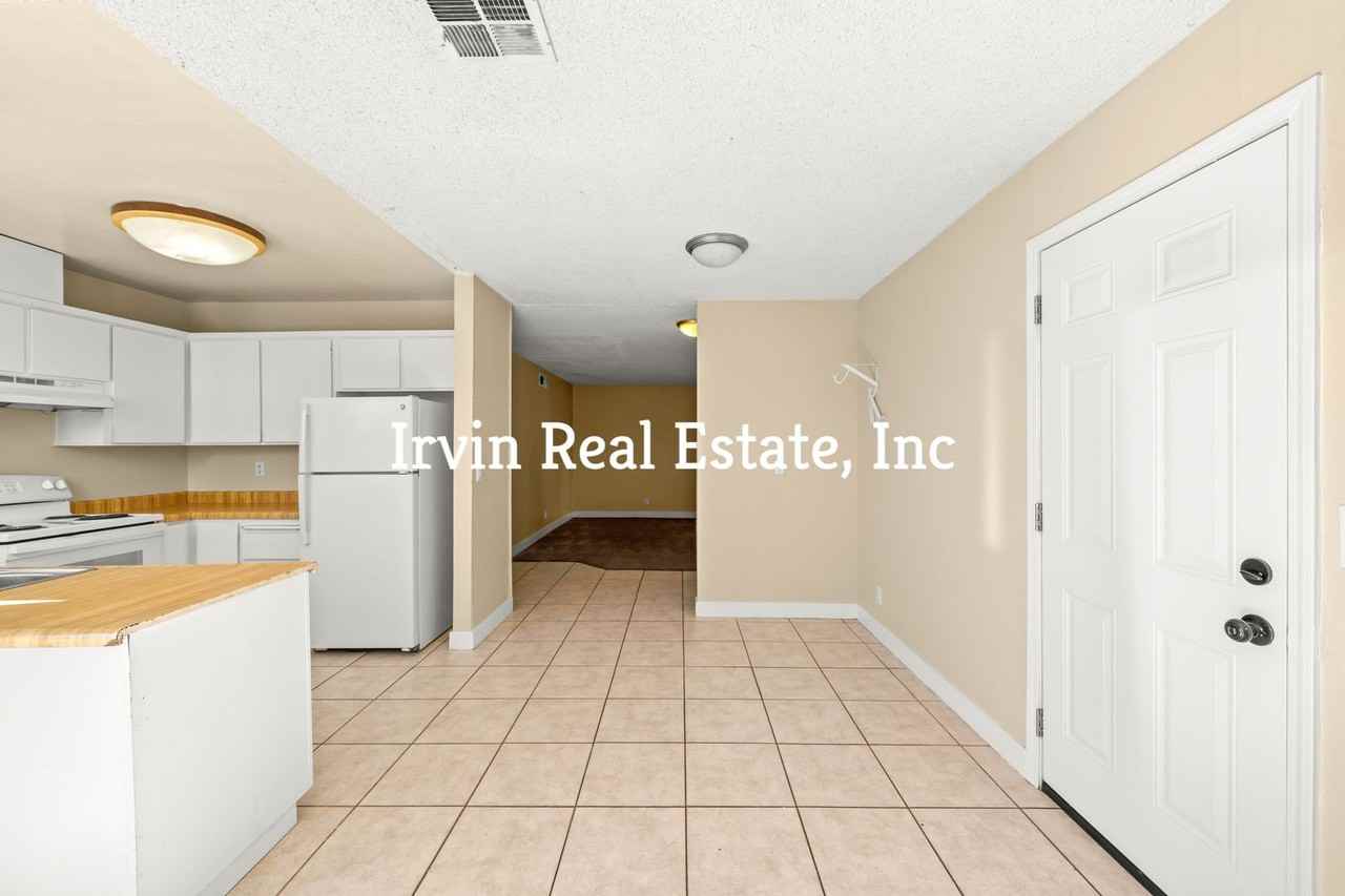 332 Riptide Ct - Photo 2 of 5