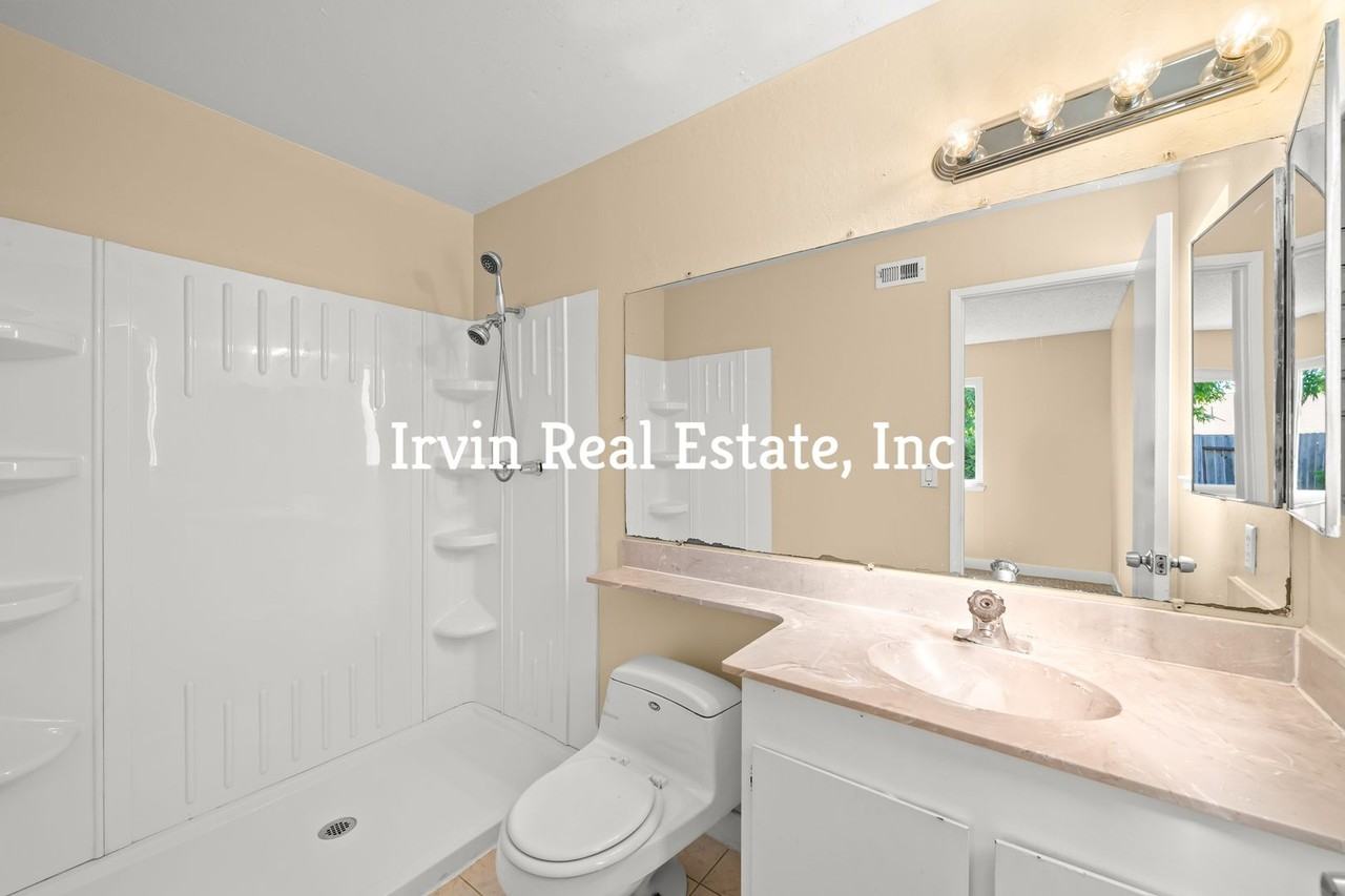 332 Riptide Ct - Photo 4 of 5