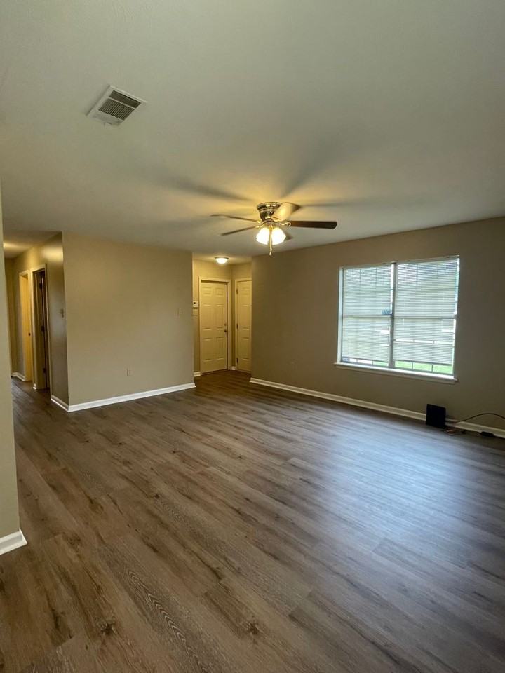 2555 Winchester Dr - Photo 5 of 13