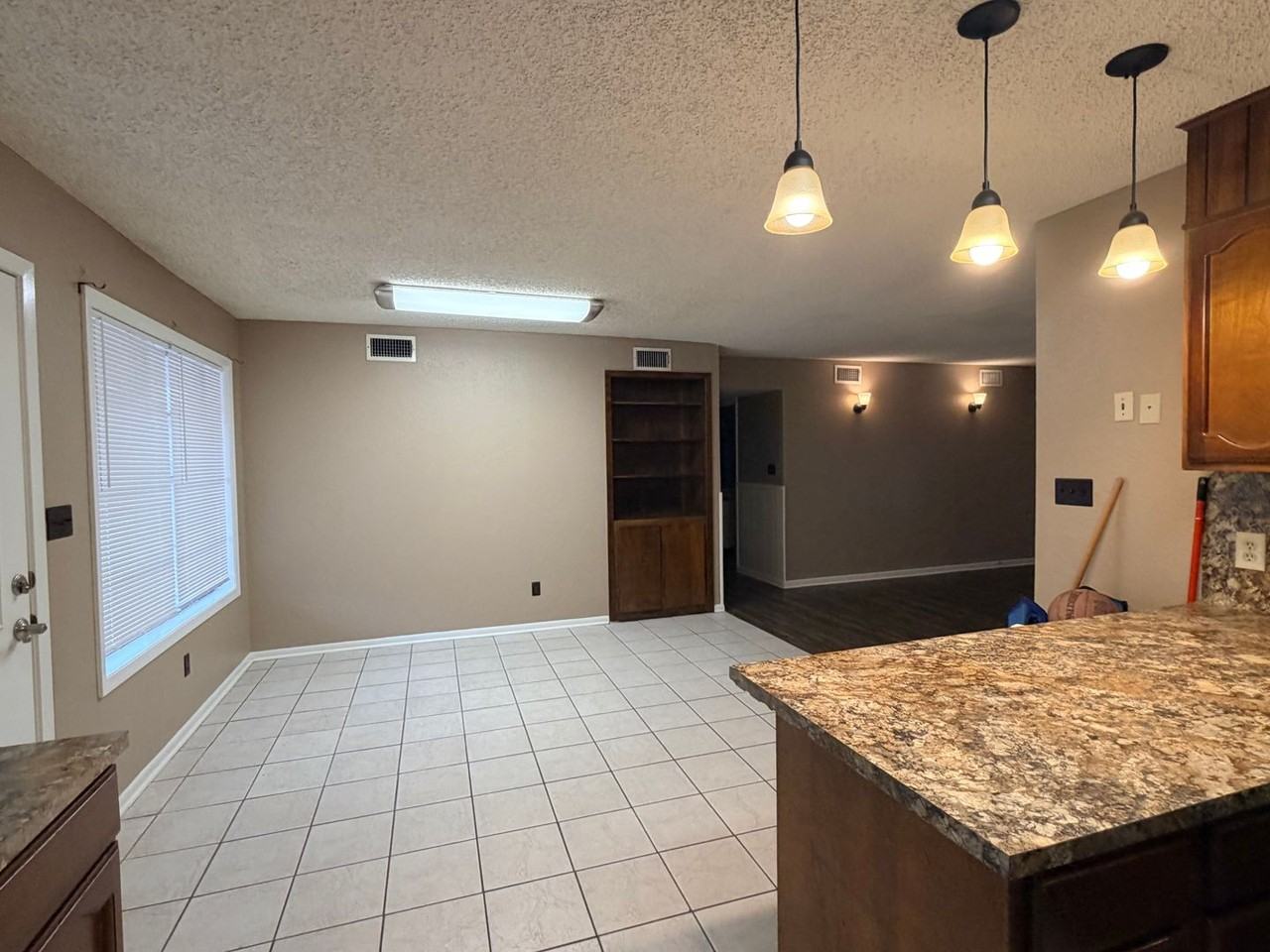 601 Sherwood Dr Apt A - Photo 4 of 10