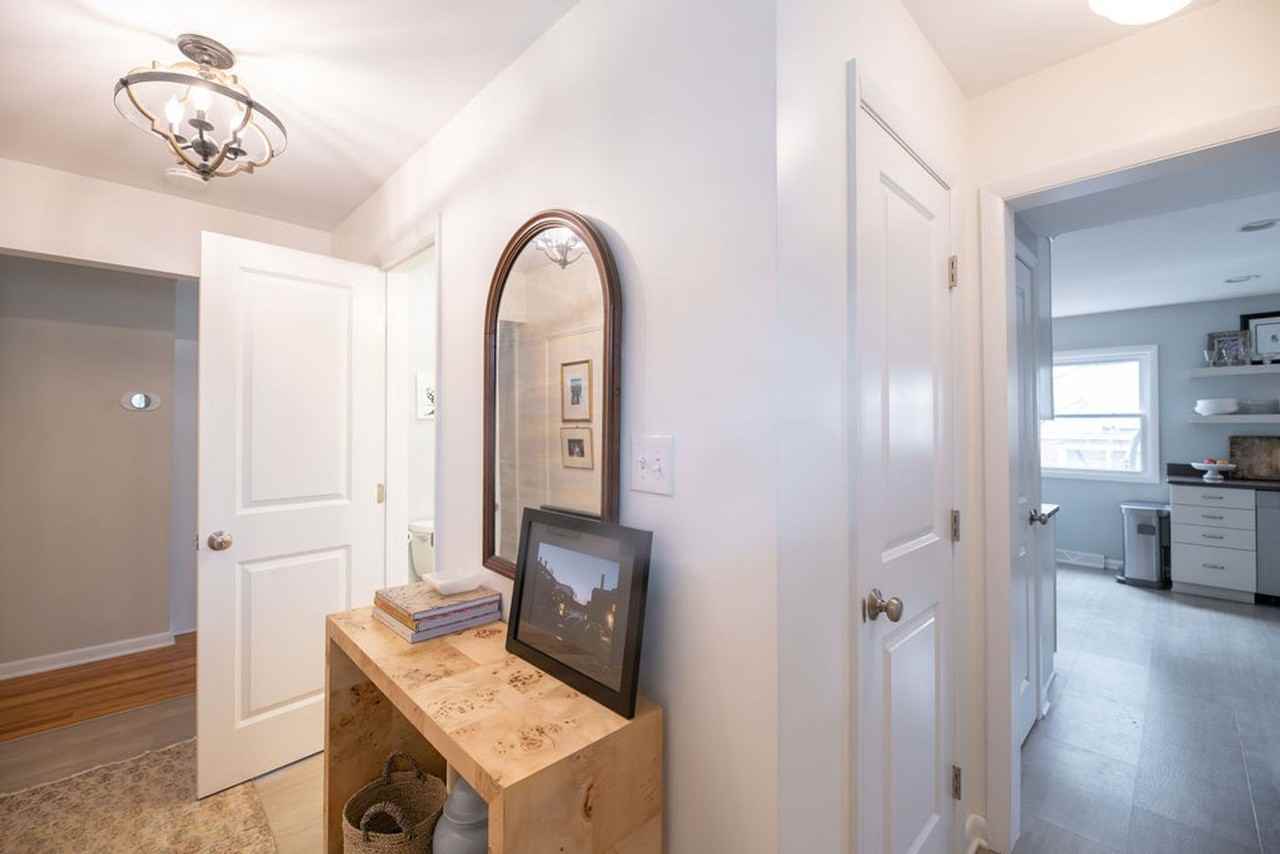 23213 Fairmount Blvd - Photo 7 of 46