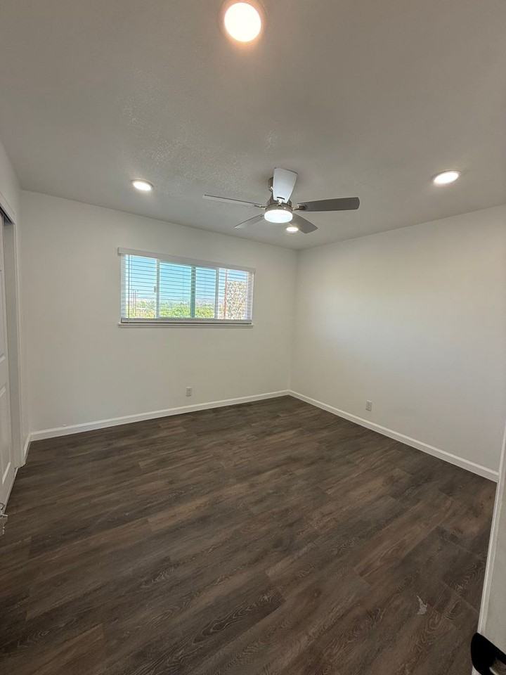 1506 Los Amigos Ave - Photo 7 of 16
