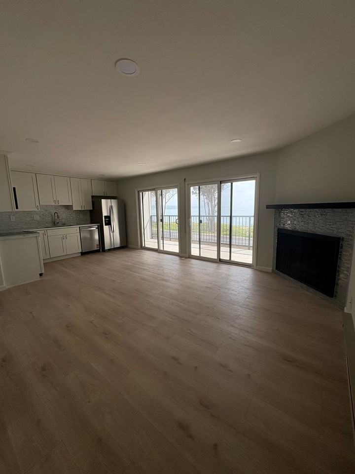815 Balboa Ave - Photo 2 of 12