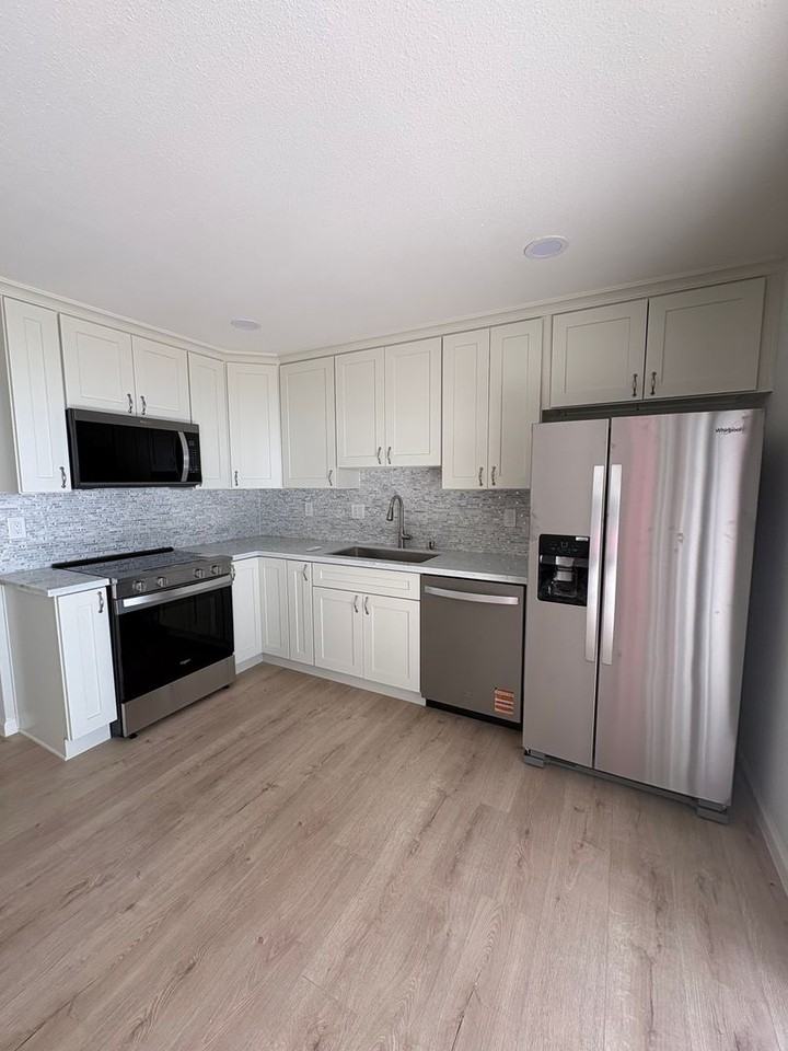 815 Balboa Ave - Photo 3 of 12