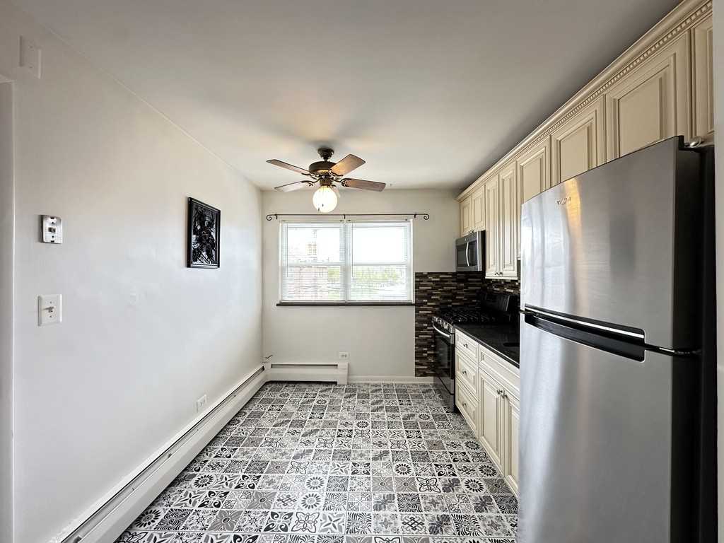 6273 N Cicero Ave #B5 - Photo 3 of 21