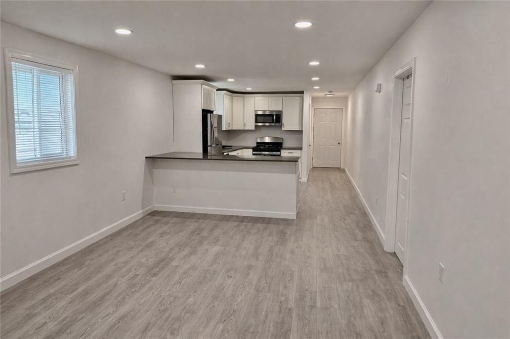 35 Douglas Ave - Photo 2 of 10