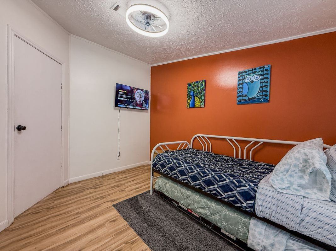 2015 Holly St - Photo 5 of 20