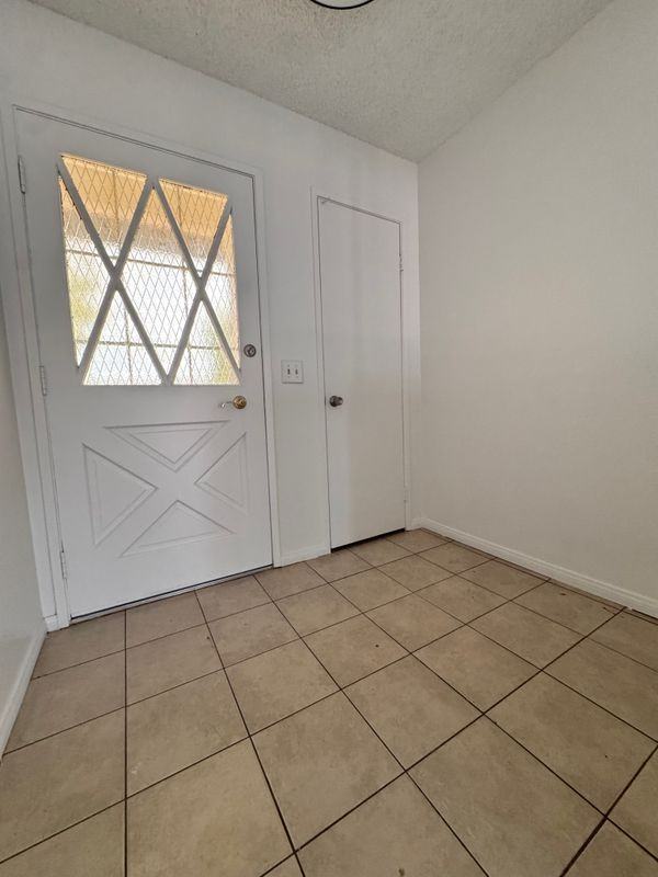 41272 Mayberry Ave - Photo 2 of 14