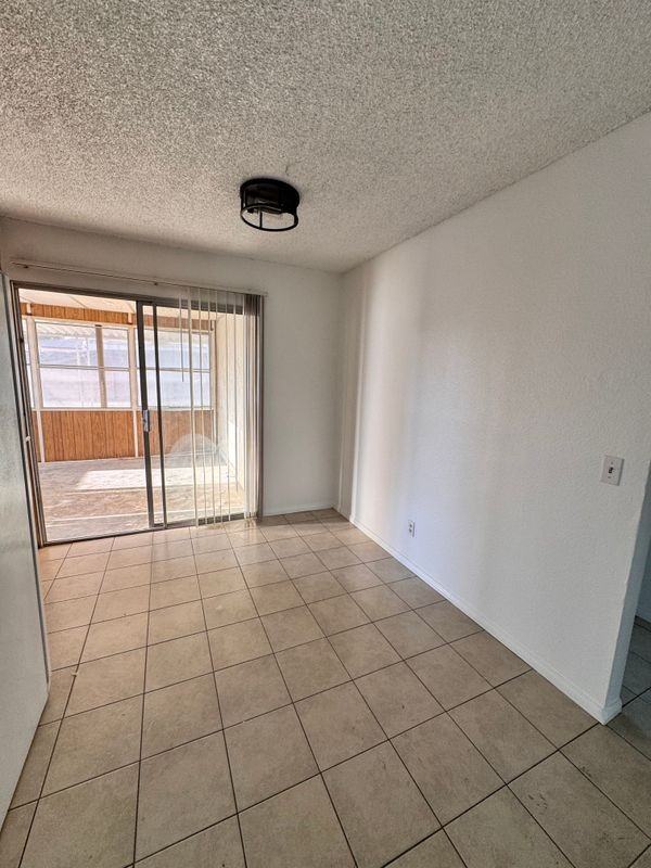 41272 Mayberry Ave - Photo 4 of 14