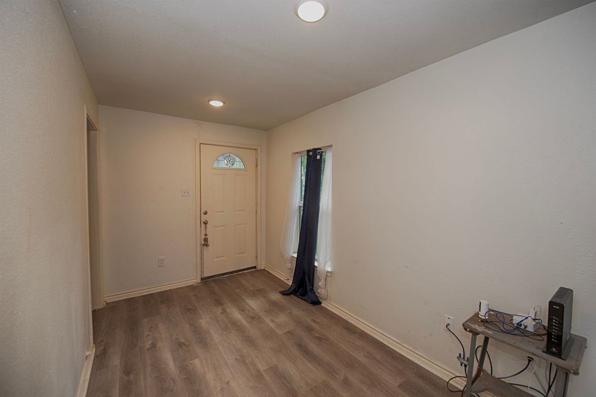 2802 Canfield St - Photo 2 of 25