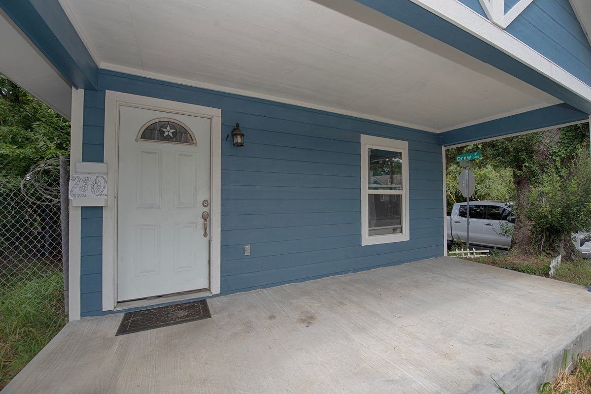 2802 Canfield St - Photo 4 of 25