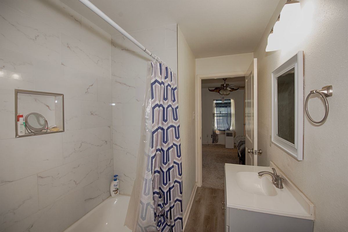 2802 Canfield St - Photo 5 of 25