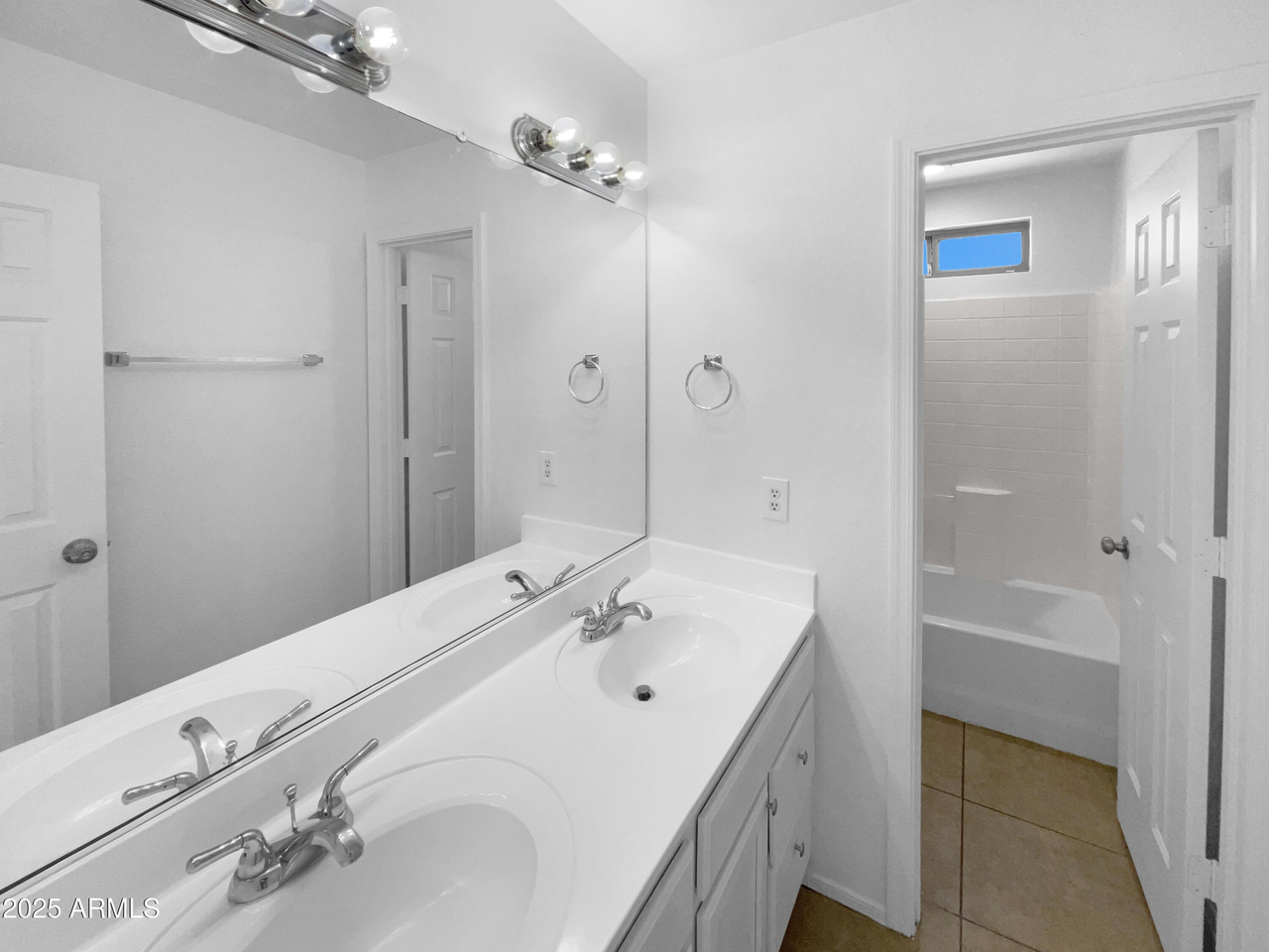 825 E Minton St #NA - Photo 3 of 16
