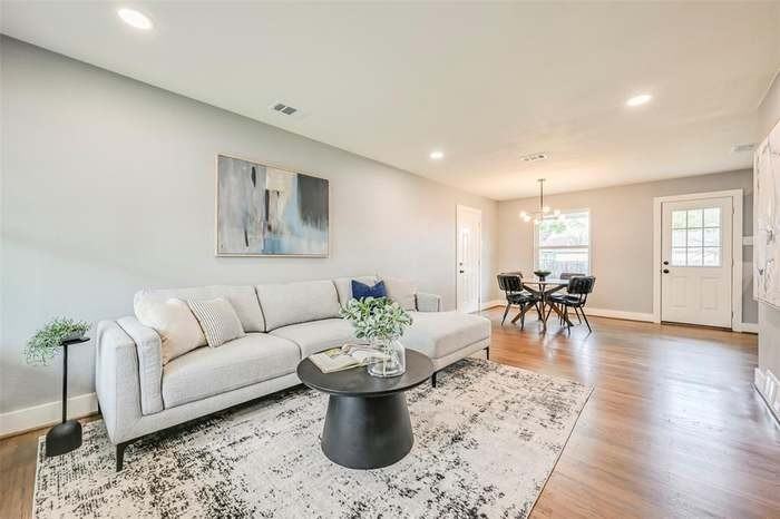 2729 Lockhart Ave #NA - Photo 3 of 14