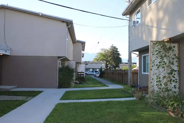 9253 Woodbine St #48 - Photo 2 of 11