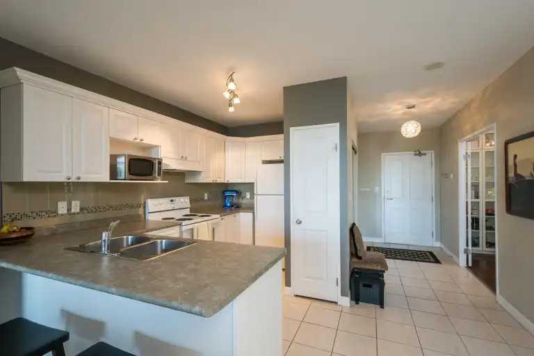 353 Commissioners Rd W #508 - Photo 3 of 6