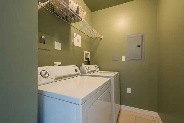 353 Commissioners Rd W #508 - Photo 6 of 6
