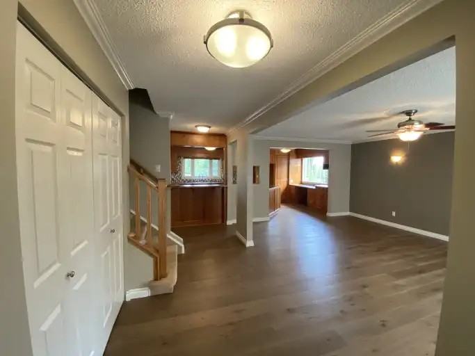 35 Braeside Cres - Photo 3 of 30