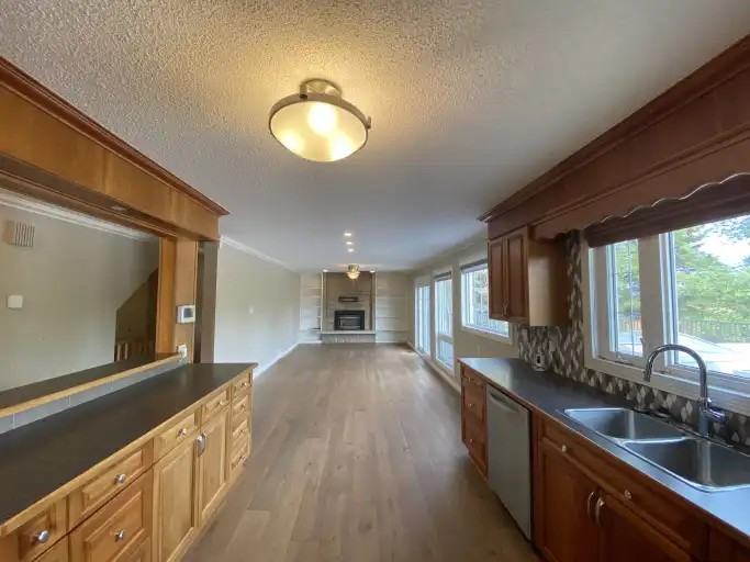 35 Braeside Cres - Photo 5 of 30