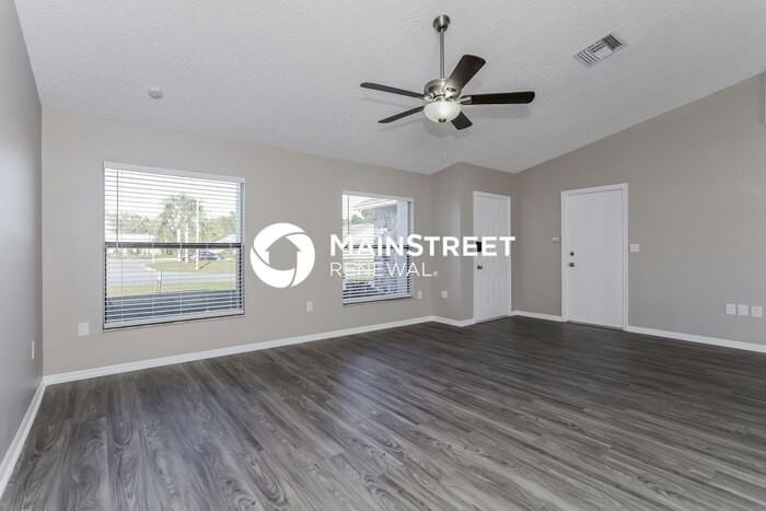 3020 Pineridge Cir - Photo 4 of 16