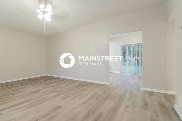 1100 S Bay Ave - Photo 3 of 16