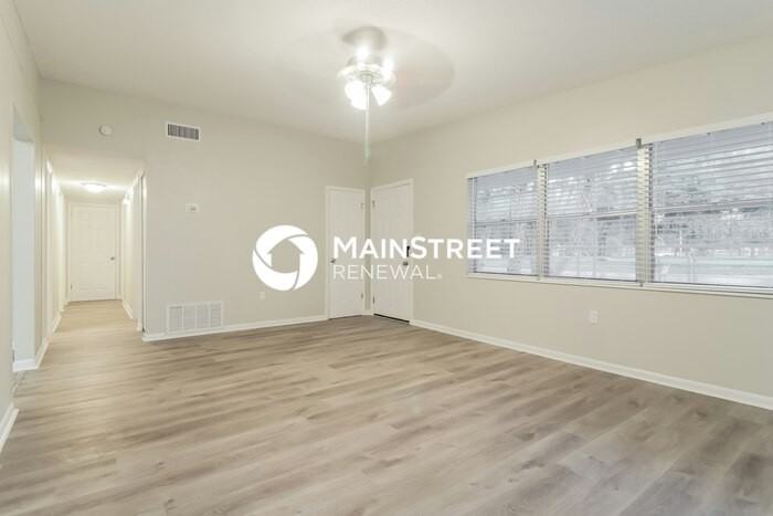 1100 S Bay Ave - Photo 4 of 16