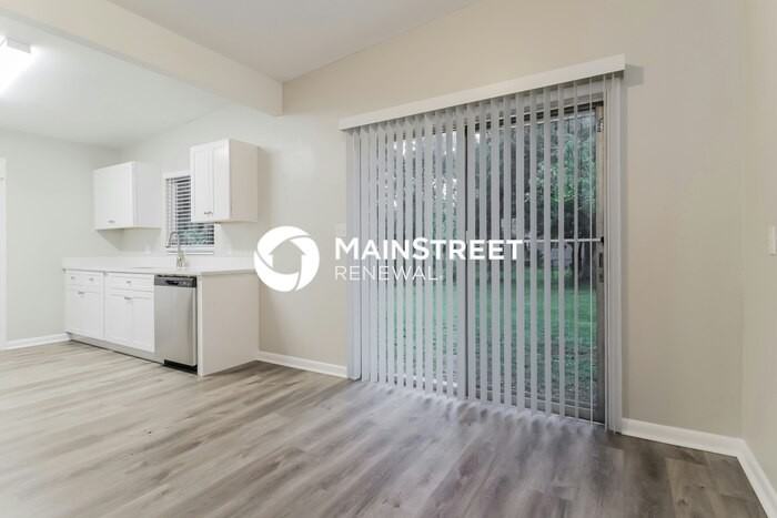 1100 S Bay Ave - Photo 5 of 16