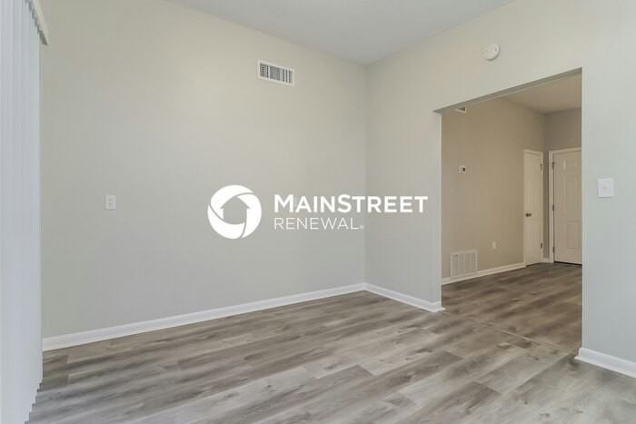 1100 S Bay Ave - Photo 6 of 16