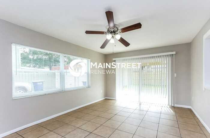 2065 Loma Linda Way N - Photo 4 of 17