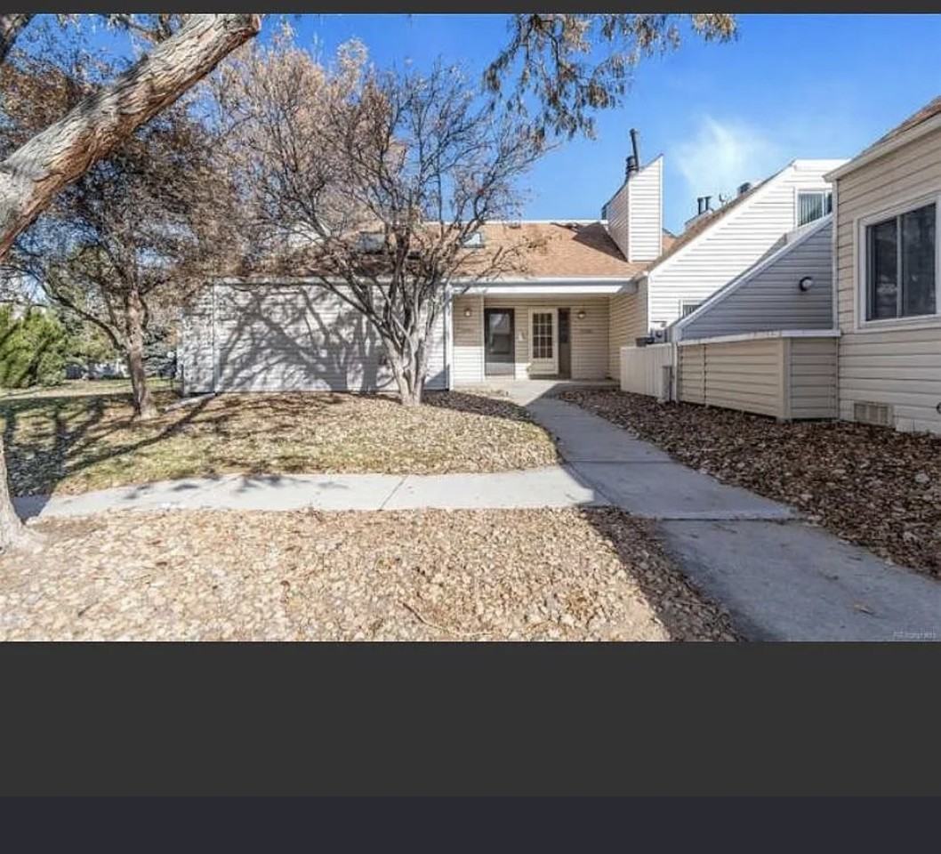 13639 East Yale Avenue - Photo 2 of 9