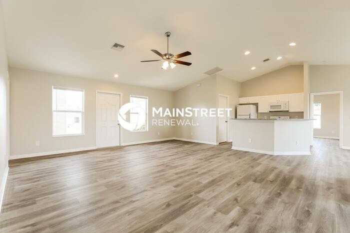 124 Gilbert Ave S - Photo 7 of 16