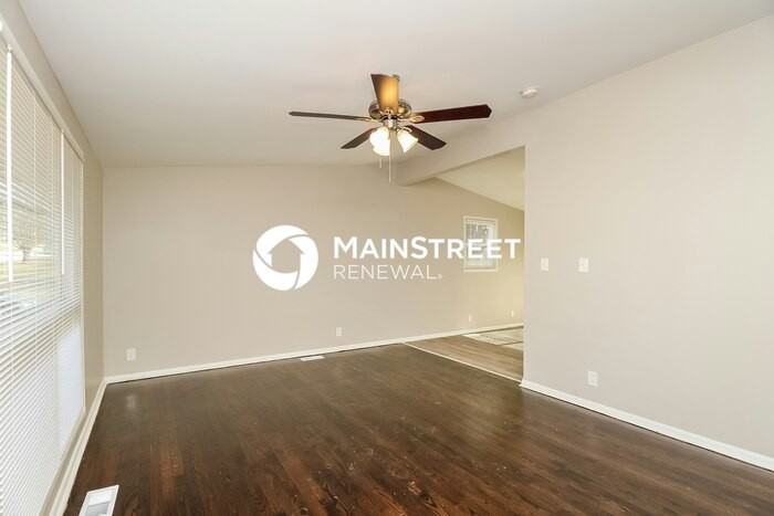 8501 E 92nd St - Photo 5 of 17