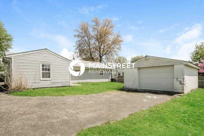 9708 El Prado St - Photo 2 of 15