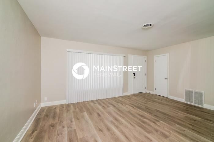 9708 El Prado St - Photo 6 of 15