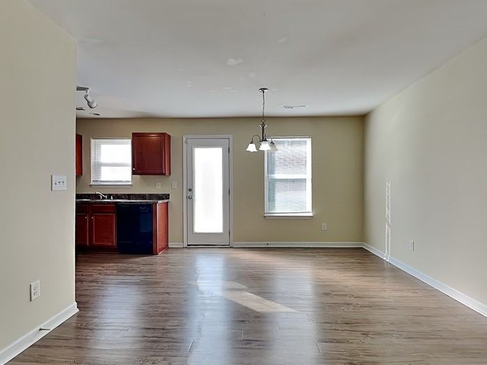 545 Stillgreen Ln - Photo 5 of 13