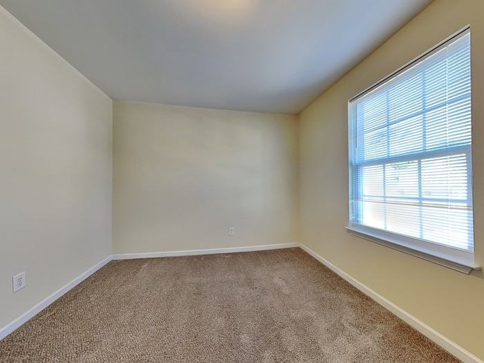 545 Stillgreen Ln - Photo 7 of 13
