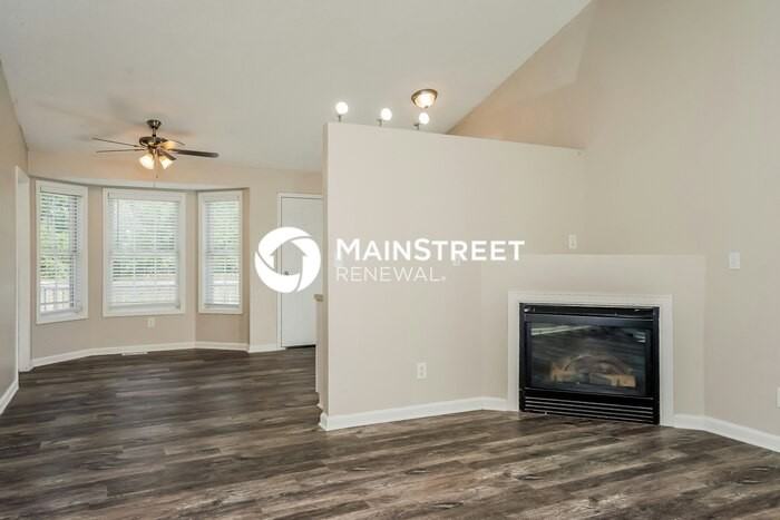 388 Tecumseh Dr - Photo 6 of 16