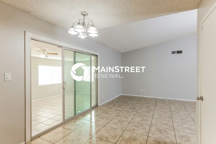 7719 W Clayton Dr - Photo 3 of 16