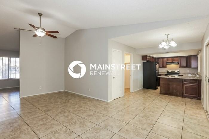7719 W Clayton Dr - Photo 7 of 16