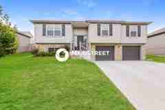 1309 Nw Hilltop Ln - Photo 1 of 1
