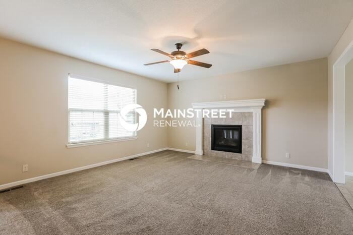 1309 Nw Hilltop Ln - Photo 5 of 17