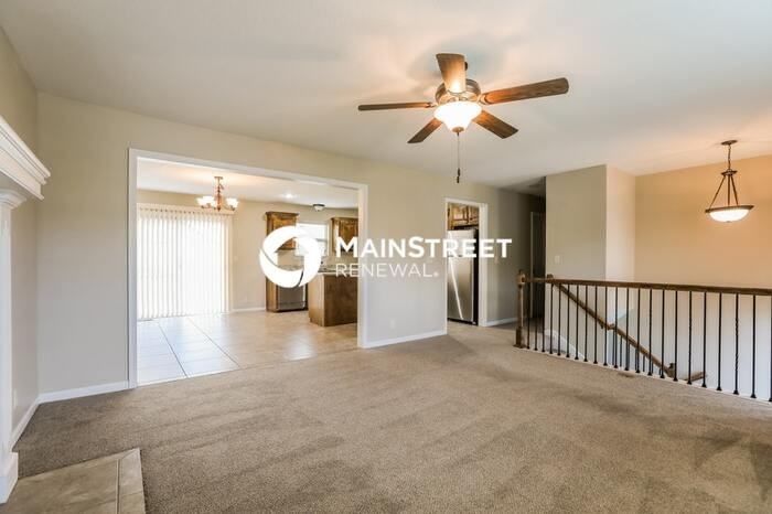1309 Nw Hilltop Ln - Photo 6 of 17