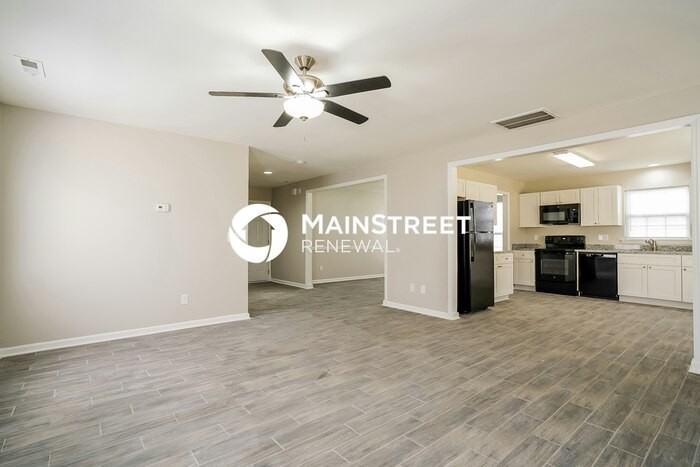 1405 Cricket Ridge Dr - Photo 5 of 17