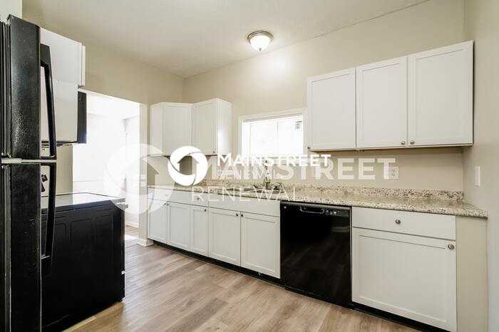 2283 Union St - Photo 7 of 18