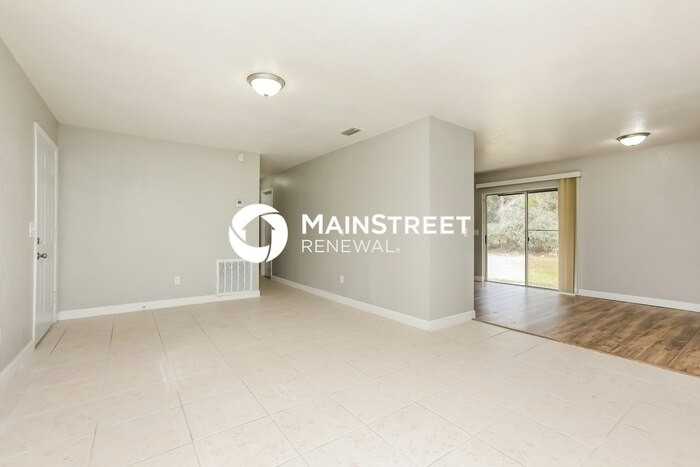 261 Dogwood Ave - Photo 5 of 16