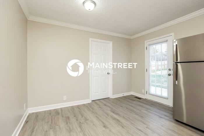 7901 Chester Rd - Photo 5 of 16