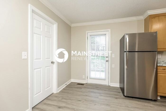 7901 Chester Rd - Photo 6 of 16