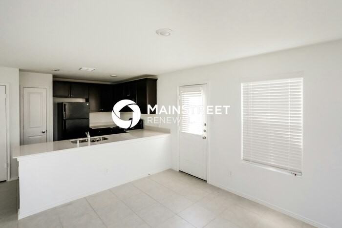 2980 Wallace Wells Ct - Photo 4 of 16